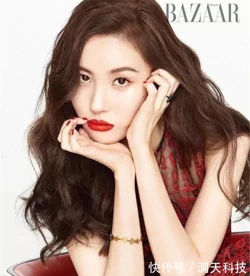 波浪 40岁女人头发不要剪太短,今年流行这3款发型,好看减龄又显气质