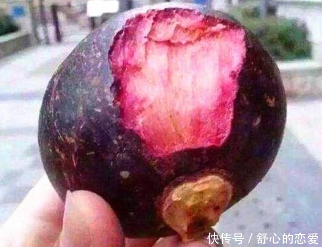 美女|水果新吃法:一个比一个厉害,不过我只服最后吃甘蔗的美女!