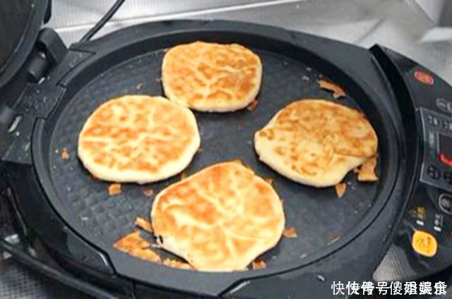 一碗面粉一个鸡蛋,又脆又香,自己在家做,比油条还好吃,收藏了