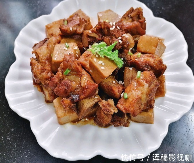 味道|炖排骨别总放土豆，它才是“绝配”，味道鲜美又补水，秋季别错过