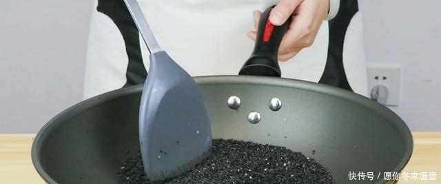 过年必备零食芝麻花生糖做法,无水无油无添加,做法简单超酥香