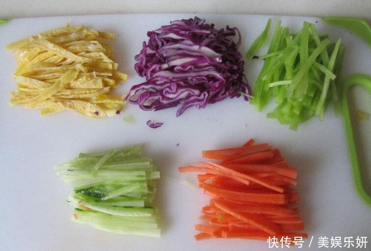 年夜饭上不能缺此菜，五颜六色，好看又好吃，端上桌家人都夸棒