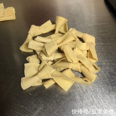 让美味又营养的潮汕卤鸡，满足你的胃吧