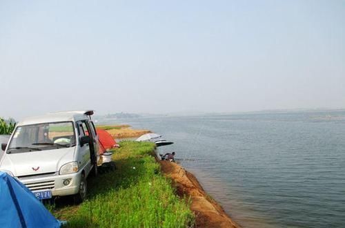 老师傅告诉我用“麦芽糖粘小米钓法”,野钓的鱼获就是不一样