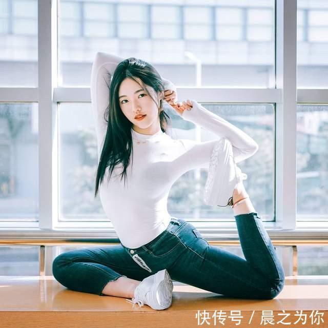 王雅英|韩国瑜伽达人王雅英,穿高跟鞋练蝎子式,既柔软又有力量感