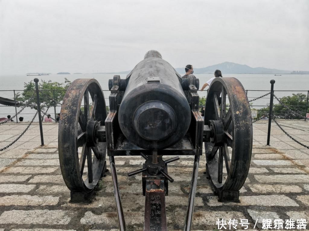 胡里山|124岁的巨型海岸炮，花10万两白银从德购买，外表太壮观