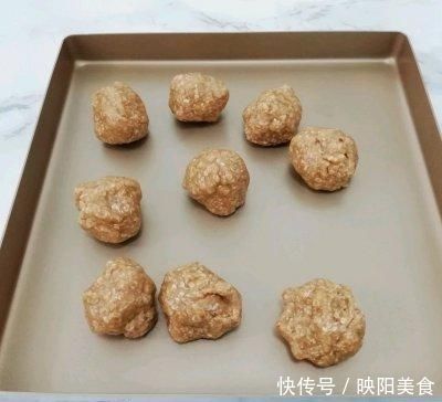 回味无穷的花生酱燕麦饼干来拯救你的胃