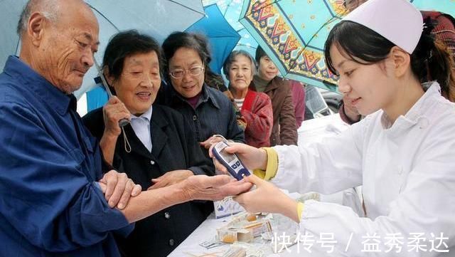 糖尿病|血糖超标的人,身体可能出现3个异常,若没中,血糖还算平稳