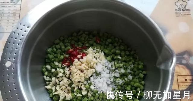 健康|教你一招自制健康酸豆角,简单方便,一学就会,2天就能吃!
