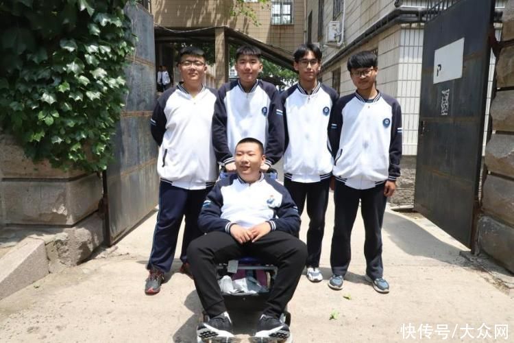 孩子|18年陪伴，撑起脑瘫孩子读书梦