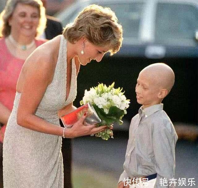 老照片见证戴安娜王妃佩戴过的那些精美珠宝,每件都很夺目