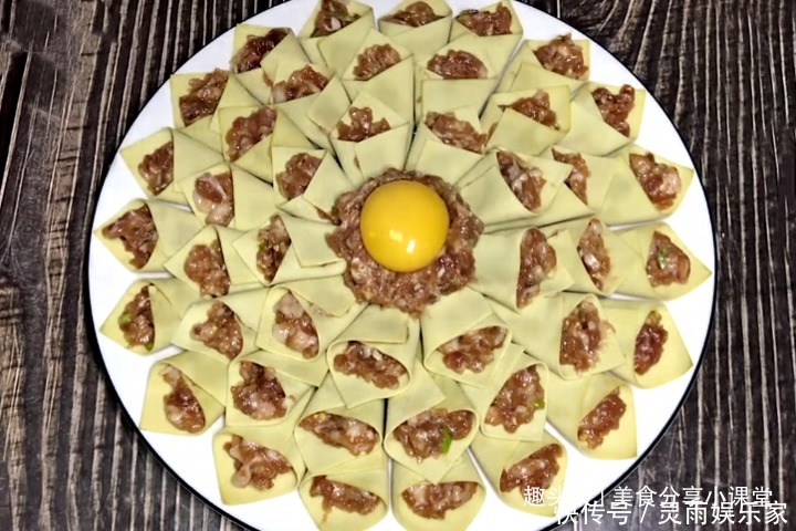 好吃|过年了,教你豆腐皮最好吃的做法,先卷后蒸,待客家宴倍有面子