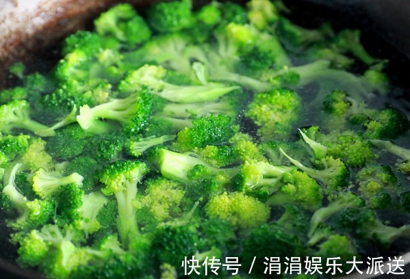 西兰花|3种蔬菜炒之前必须“焯水”,不然与吃“毒”无异,了解一下