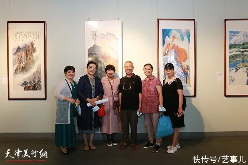 天津长城书画院|意象泼彩 随心运化——“霍然泼彩画展”在天津润松美术馆开幕