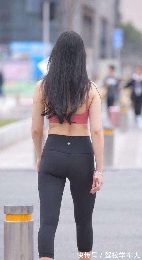 半盖 打底裤最体现女人的优雅气质，简单而时尚的美感，值得一试！