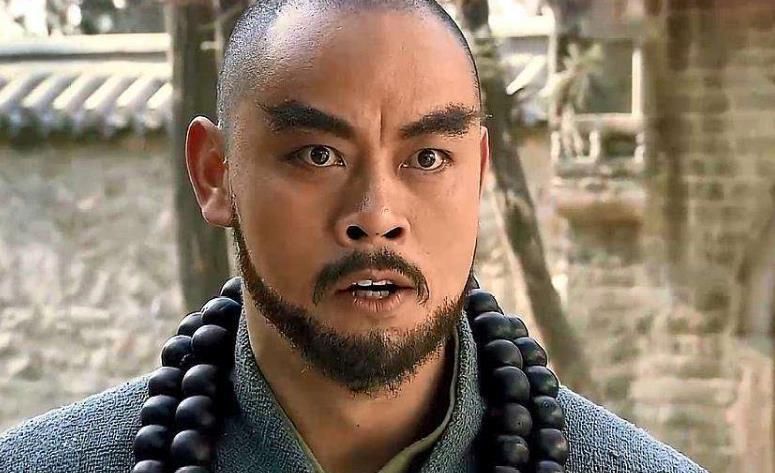 董超!水浒传中,林冲为何恩将仇报,要害死鲁智深?杨志替他说出了答案