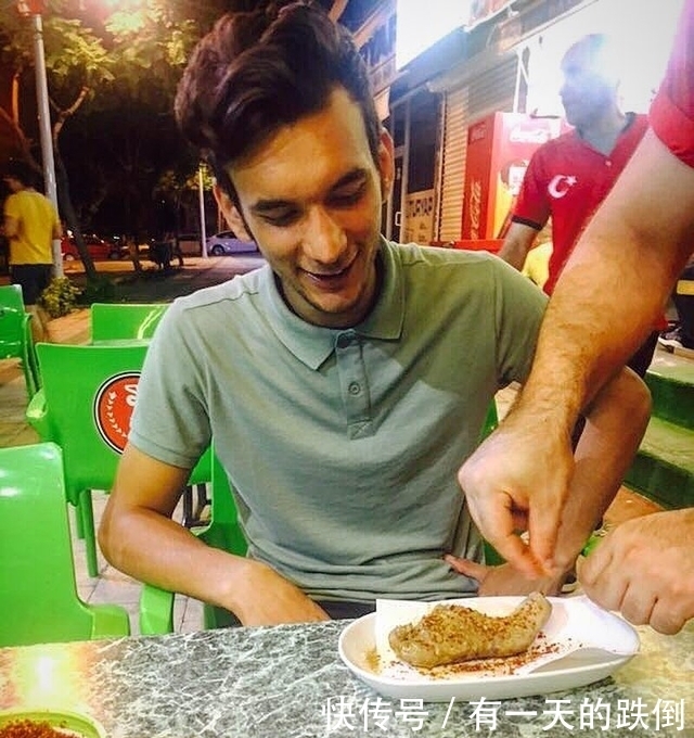 这是什么？看看土耳其人的经典宵夜，你敢吃下去吗？