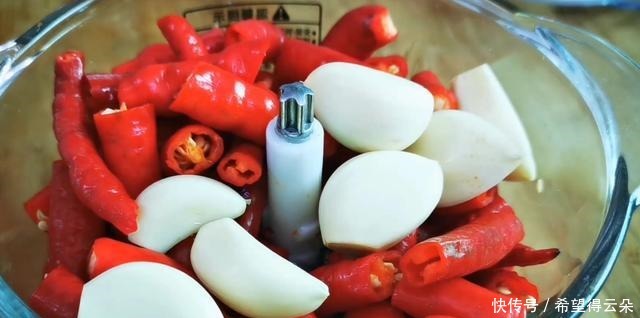 祖传|50年祖传辣椒酱做法,无任何添加剂,做法简单家常,放1年不会坏