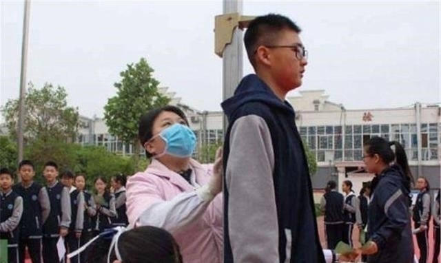 身高|“儿童身高标准”出炉,幼儿园前低于1米的,别错过二次猛涨期