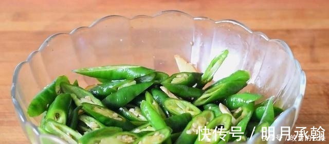 吃了这么多年辣椒，这做法简单又好吃，天天吃都不会腻，超过瘾