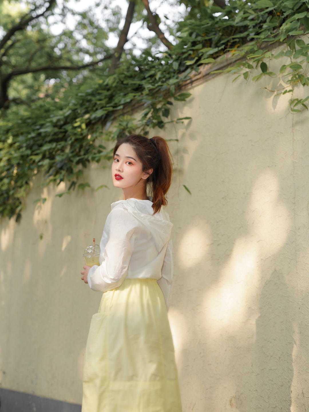 半身裙|高级感原来很简单,多借鉴“白色系穿搭”,温柔优雅不挑人