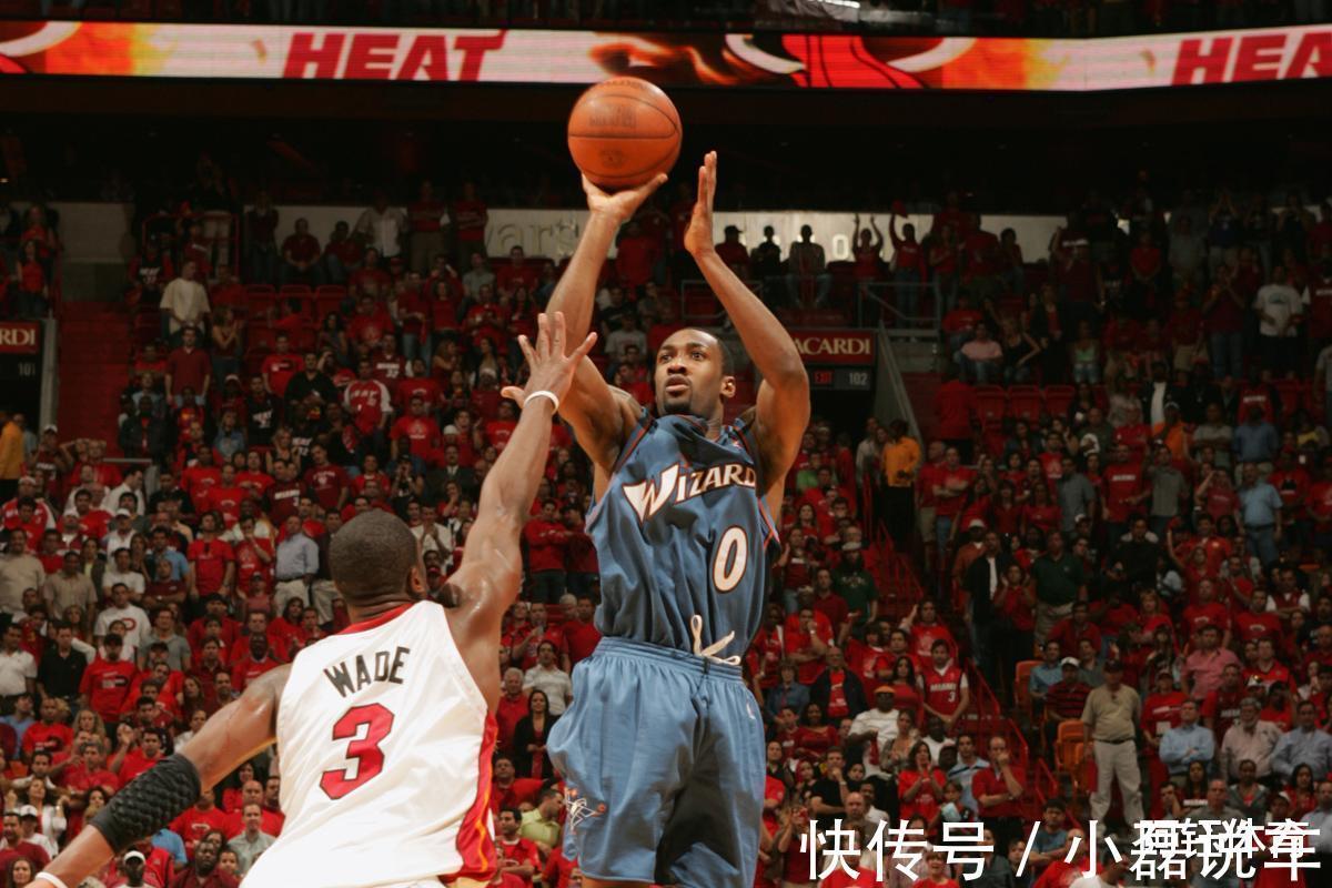 阿里纳斯|有哪些NBA球星是从“饮水机管理员”变成球队老大甚至联盟超巨的？