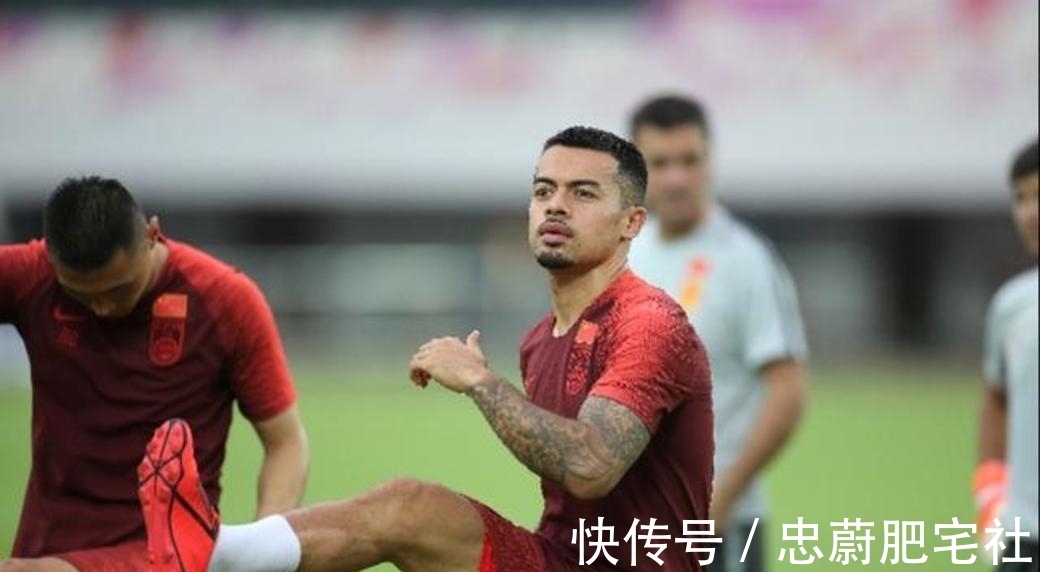 中场|李可：中国首位归化球员，拿球稳传球准，国足最佳中场核心！