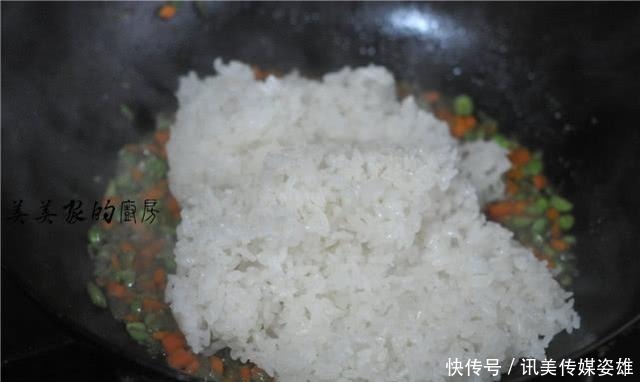 儿子早餐最爱它,1周5次都吃不厌,烫一烫卷一卷,做法好简单