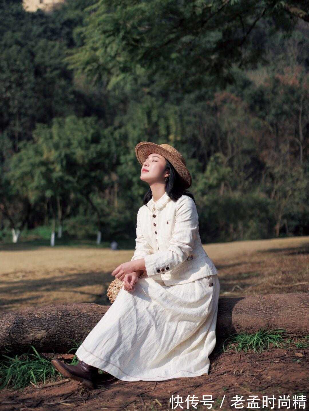 半身裙|小个子女生初春该穿的小裙子? 看看2022年款,这2款可能更适合你