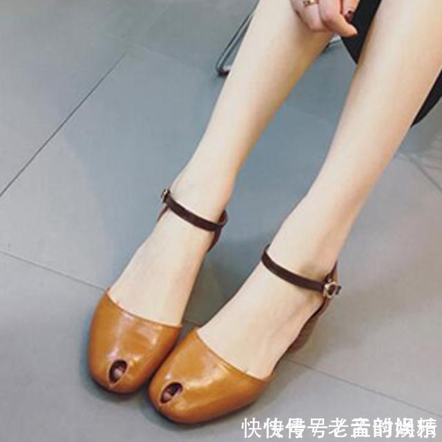 崴脚 方头粗跟鞋,穿着舒服走路更加稳固不崴脚