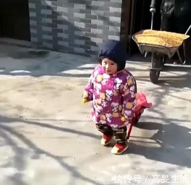 父母|幼儿园过出养老院的气质,这些孩子深得老人的精髓,网友:笑死了