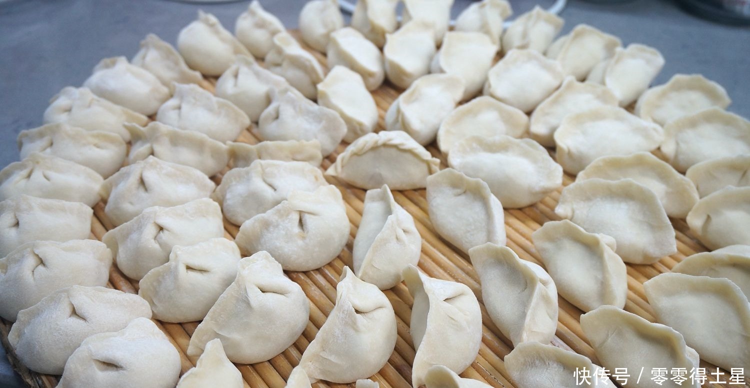 包好的饺子,直接放冰箱就错了,这样保存,煮的时候不破皮不粘锅!