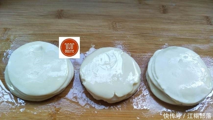 试试|饺子皮还在包饺子吗试试这样做,省时省力,比饺子简单还好吃