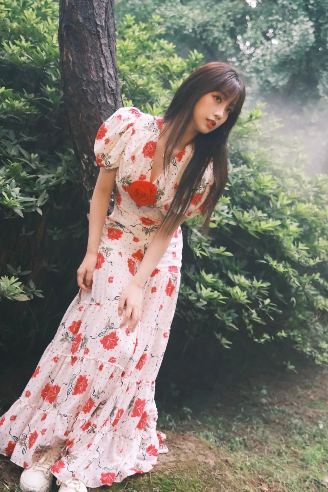 蕾丝|黑白灰穿腻了？今夏这6组彩色穿搭超显白，回头率100%