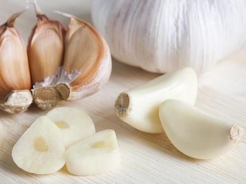 保护肝脏|肝不好,与吃大蒜有关?若想肝脏健康,医生建议:还是少碰这2物