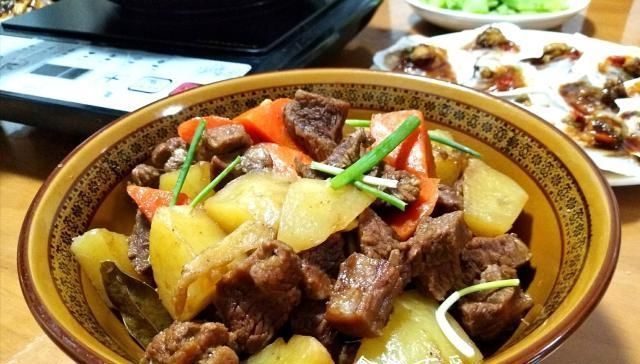 姐夫|姐姐姐夫来吃饭,一百多元做出6菜1火锅,实惠美味,下饭又下酒