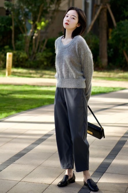 搭配 有种“接地气”的穿搭叫针织衫+长裤,时髦显气质,小个子也可以学