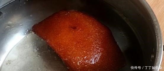  梅菜扣肉这样做太好吃了，就连大厨都点赞，亲戚朋友抢着吃