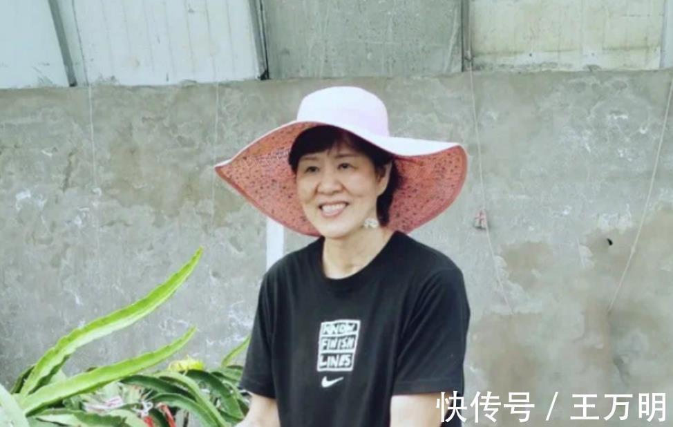 离家人|郎平退役后获什么规格的接待?厅级领导会见她,希望她给家乡献策