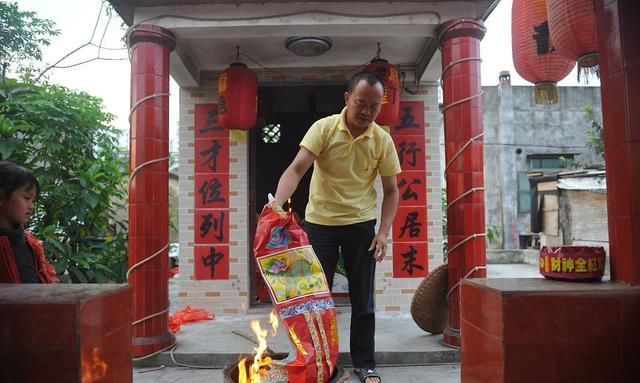 邓超孙俪|“土地庙”和“城隍庙”有啥不同，哪个权力更大，不懂可能会拜错