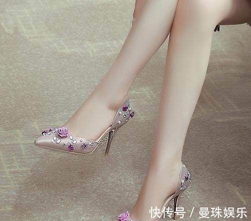 女夏 今年最流行穿这样的高跟鞋,比穿休闲鞋时髦