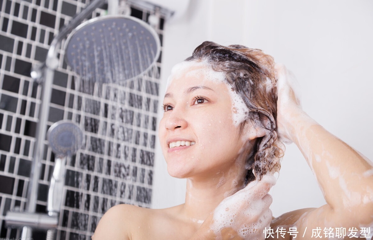 烫染之后几天才能洗头呢?托尼老师为你深度解读,洗出健康秀发