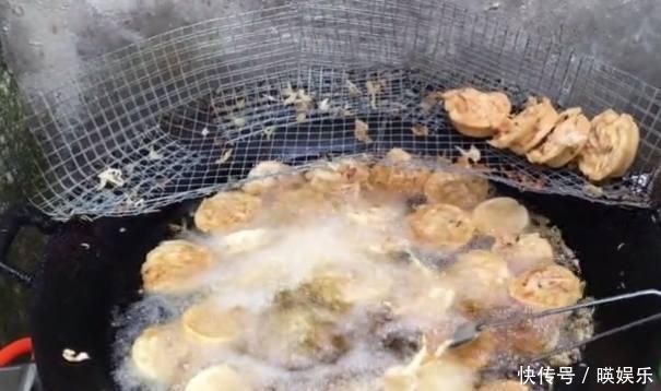 72岁老奶奶菜场门口摆摊卖“它”10元6个我一次买了30个