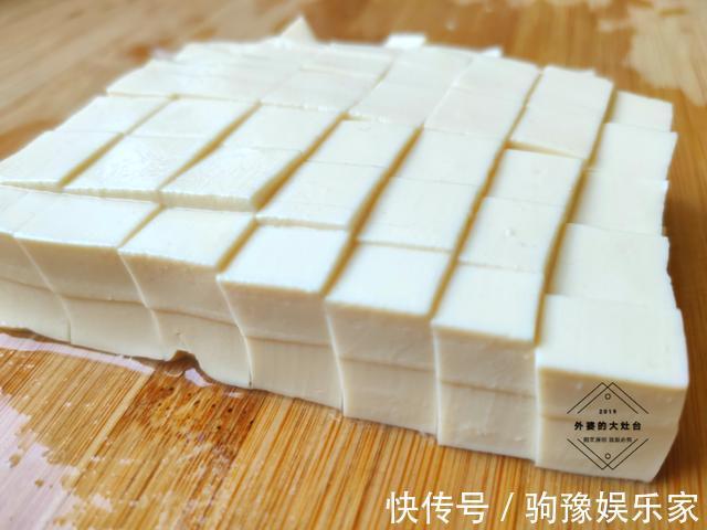 鱼身|鲫鱼汤怎么才能炖出牛奶白?原来下锅时间有讲究,做对了汤白味浓