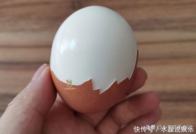 买鸡蛋时,选蛋壳表面干净的还是脏的?超市员工:很多人都挑错了