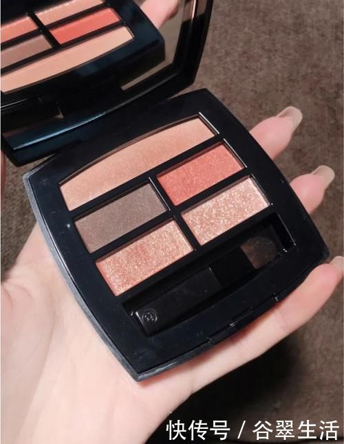 粉质|女人有实力一定要入大牌眼影，粉质高级还不伤皮肤，并不只是噱头