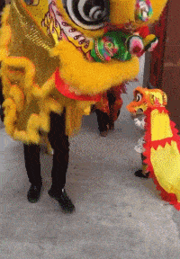 |搞笑GIF:日防夜防,损友难防,这一下恐怕半年都下不了床