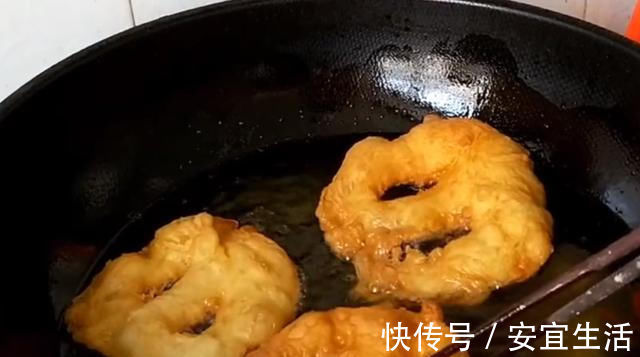 炸制|我家面粉从不蒸馒头，加1个鸡蛋，筷子一搅，出锅给肉不换，真香