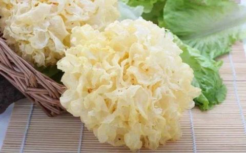 银耳|女人更年期吃这些延缓衰老 红枣富含维生素C