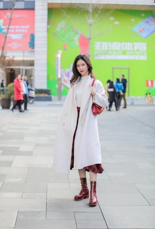 出街这样穿准没错，小家碧玉的感觉，太适合春天了